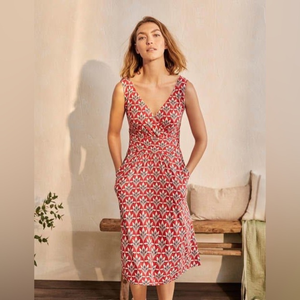 Brightly Colored Boden Effie V-Neck Jersey Dress in Palm Petal size 6